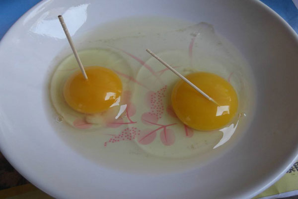 土鸡蛋和普通鸡蛋区分方法3.jpg